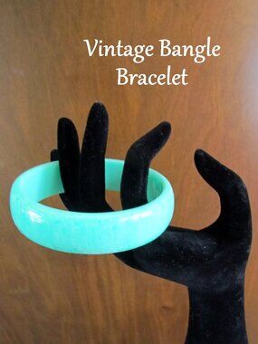 1960s BANGLE BRACELET, AQUA VINTAGE MARBLED MOD & GROOVY GO-GO JEWELRY, EUC